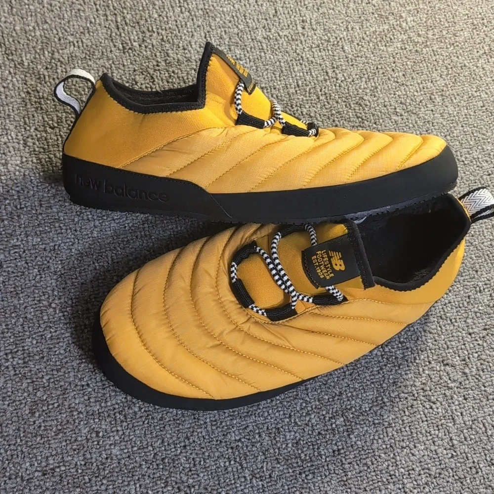 New Balance Caravan Moc V2 Slipper Size 8.0 Black/Yellow Unisex W9.5 Recovery